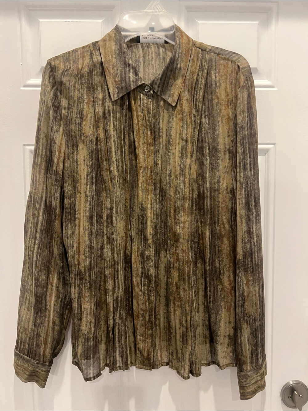 Jones New York Women’s 100% Silk Button-Up Shirt Size 12 Long Sleeve #953
